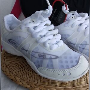 (Size Youth 10)NFINITY CHEER SHOES  (VENGEANCE) 6"1/2L x 2"1/2 W x heel 2"Wide